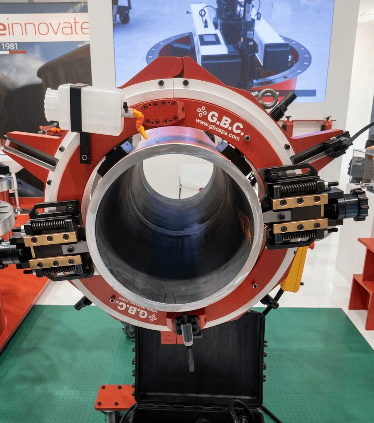 Bizeladeira mecanizada em confecção da geometria do bizel mecanizado.